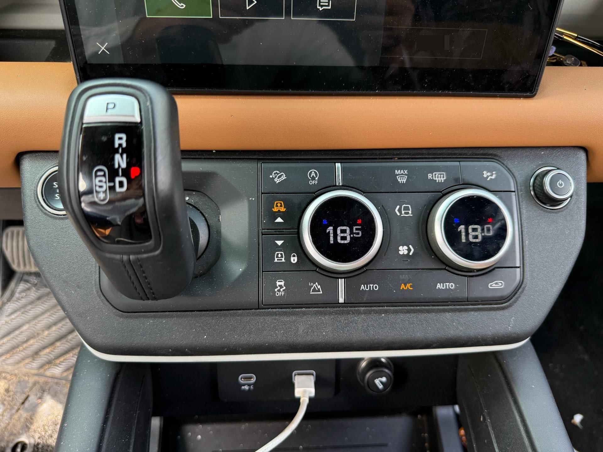 Land Rover Guard 2024 110 3.0T P400 X-DYNAMIC HSE 5