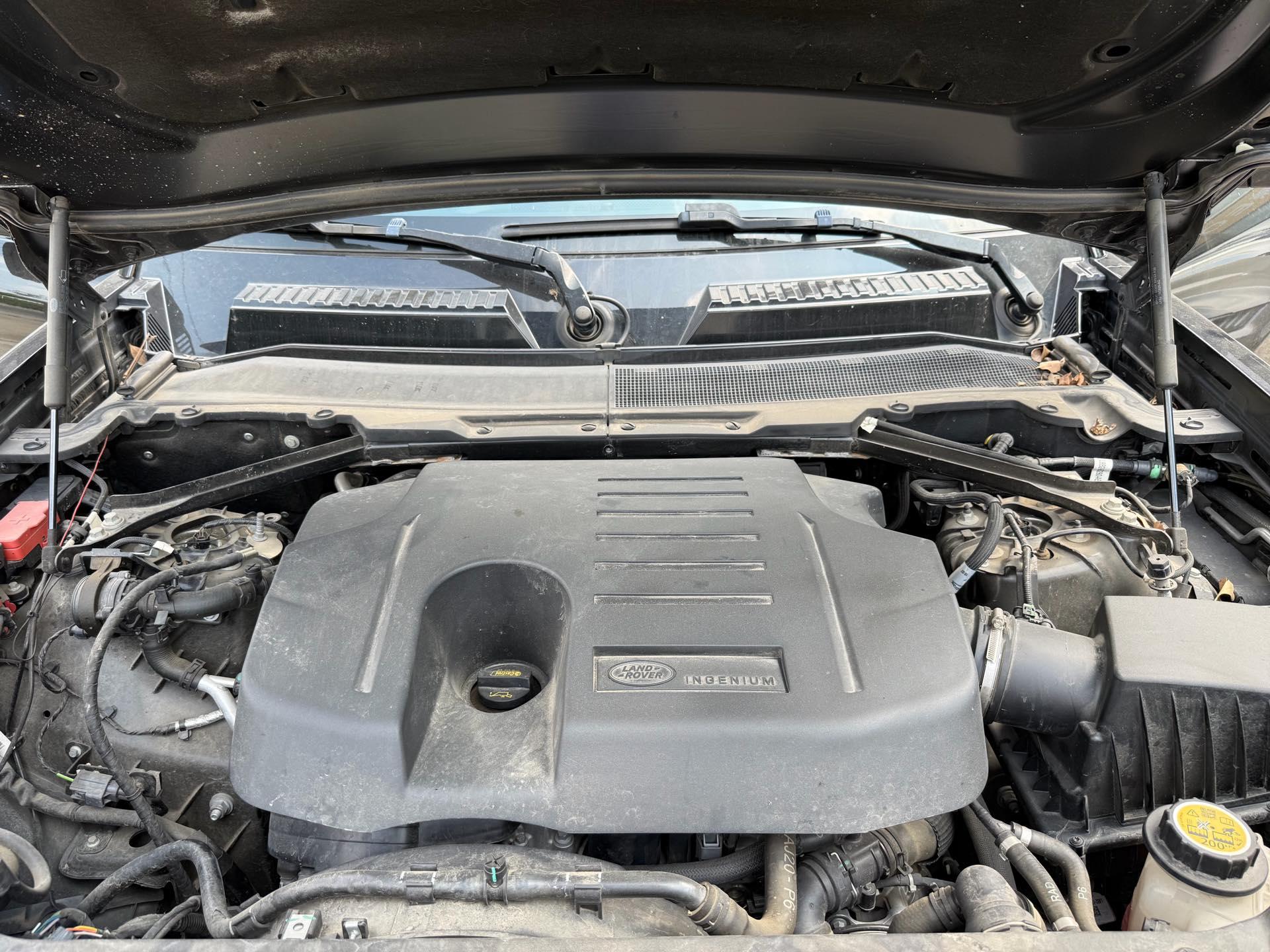 Land Rover Guard 2024 110 3.0T P400 X-DYNAMIC HSE 6