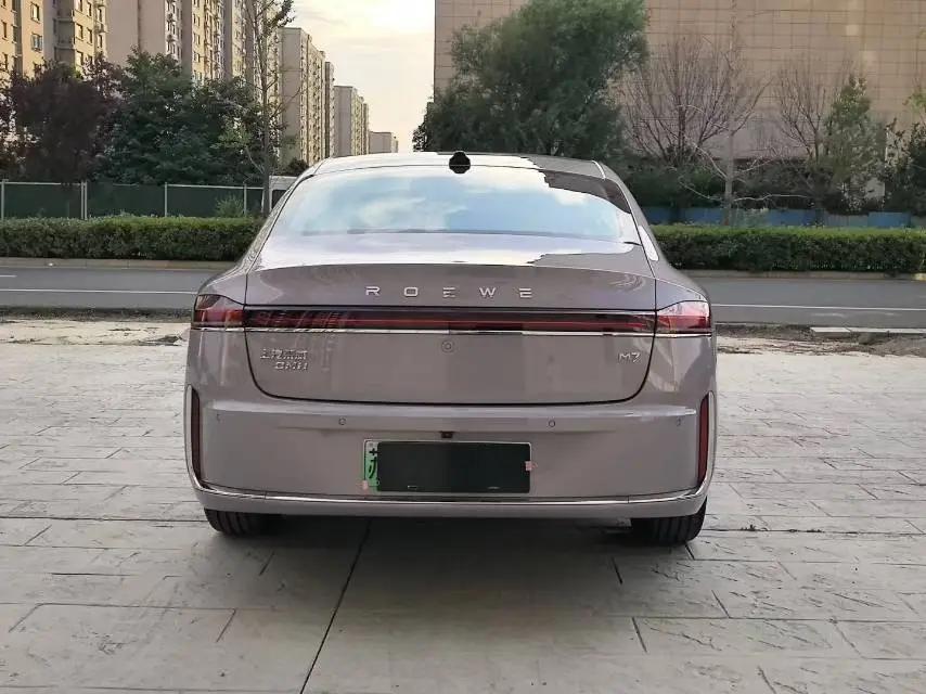 Roewe 2025 M7 DMH 1.5 160km Premium Edition Automatic Gear 8