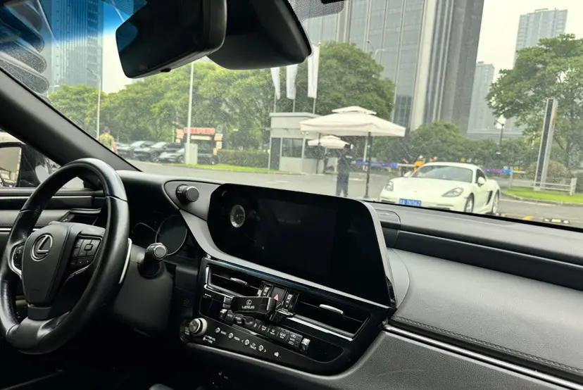 Lexus ES 2022 200 Excellence Edition 3