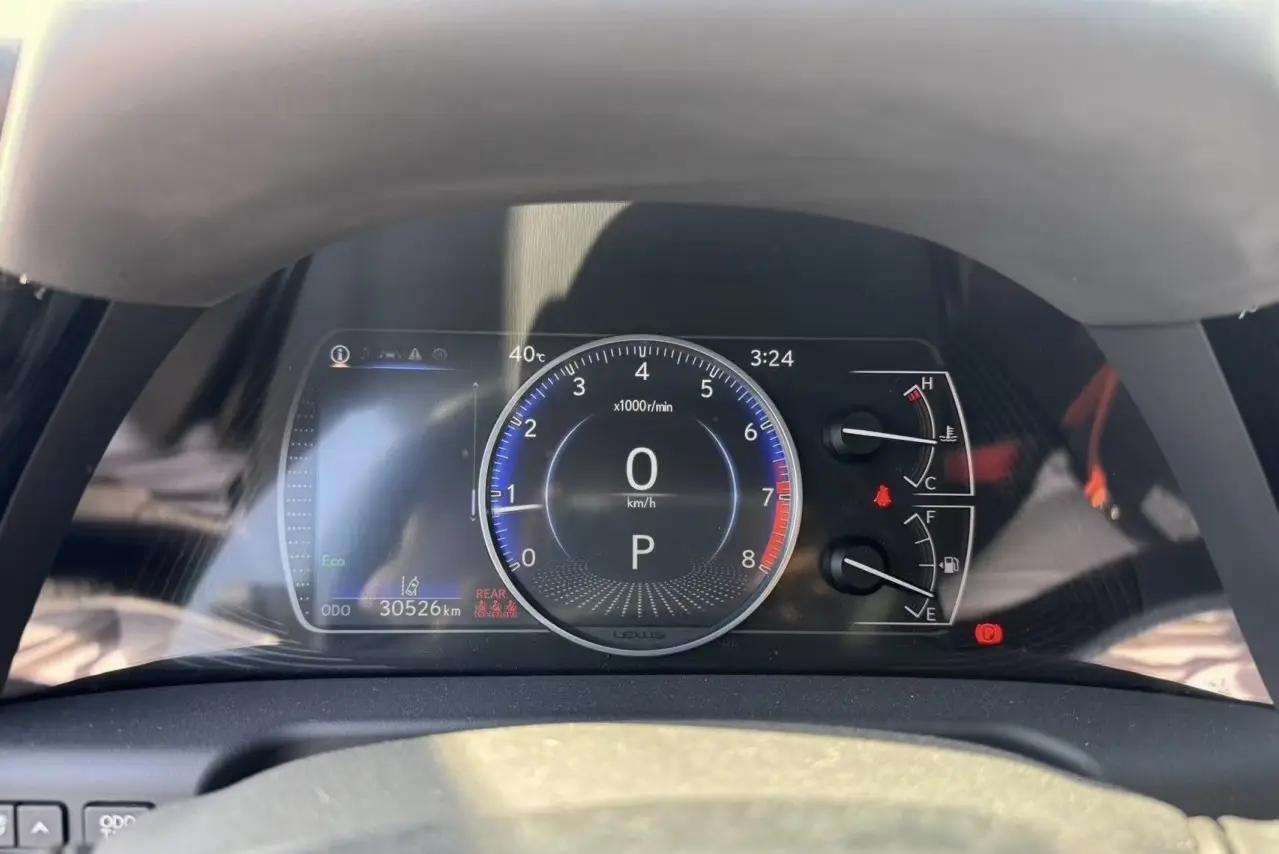 Lexus ES 2022 200 Excellence Edition 9
