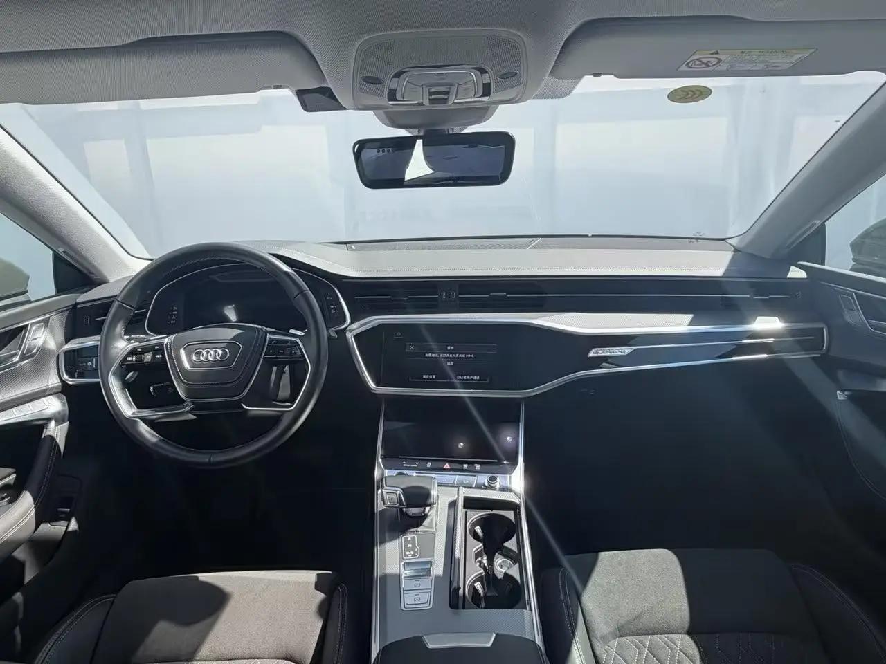 Audi 2024 A7L 2.0TFSI 45TFSI Quattro Luxury Automatic 3