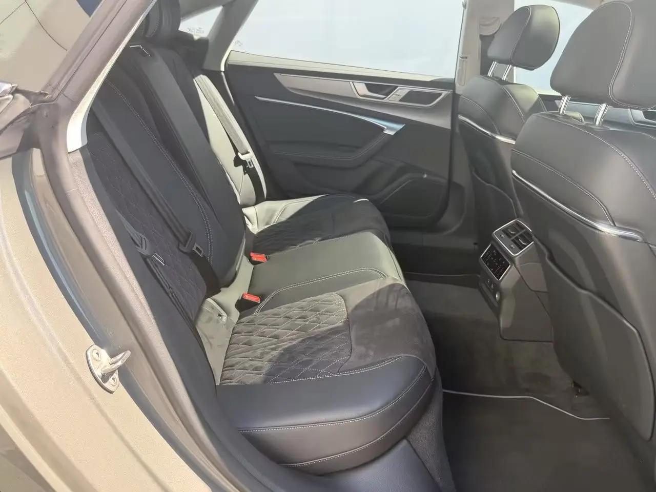 Audi 2024 A7L 2.0TFSI 45TFSI Quattro Luxury Automatic 5