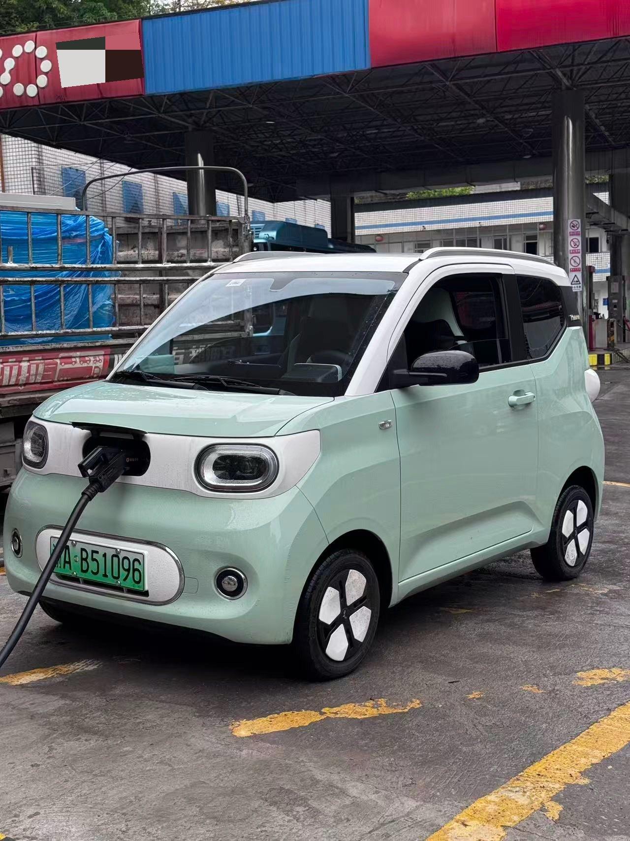 Hongguang MINIEV 2024 Macaron 215km