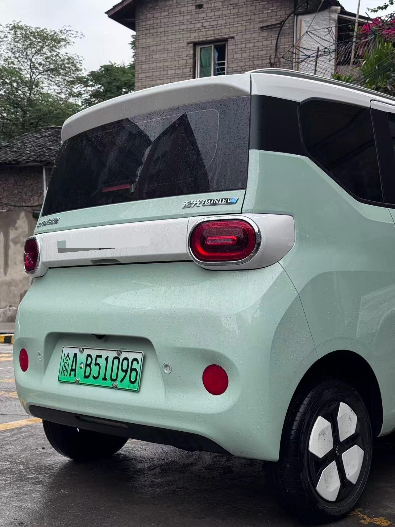 Hongguang MINIEV 2024 Macaron 215km 3