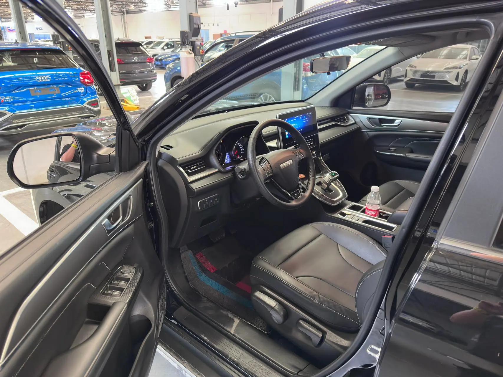 Haval M6 2021 PLUS 1.5T DCT Deluxe Zhilian 6
