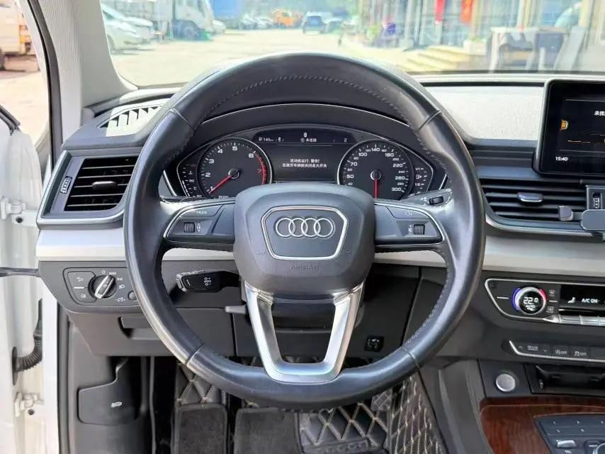 Audi Q5L 2020 40 TFSI enjoy enterprising 7