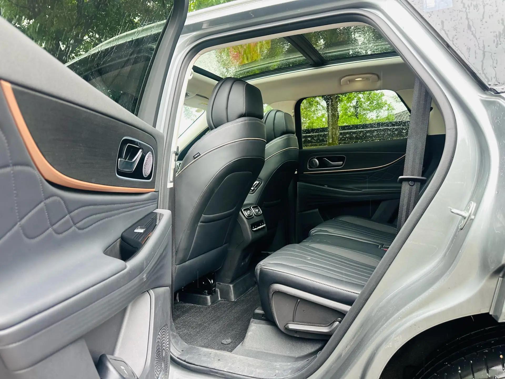 Ruihu 9 2023 2.0T Automatic Two-Drive Deluxe Edition 5 7