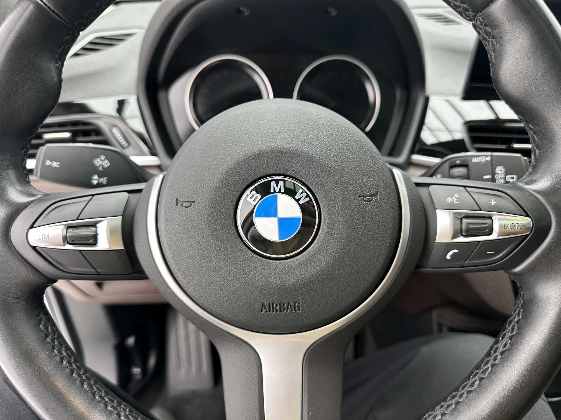 BMW X1 2022 sDrive20Li exclusive type 13