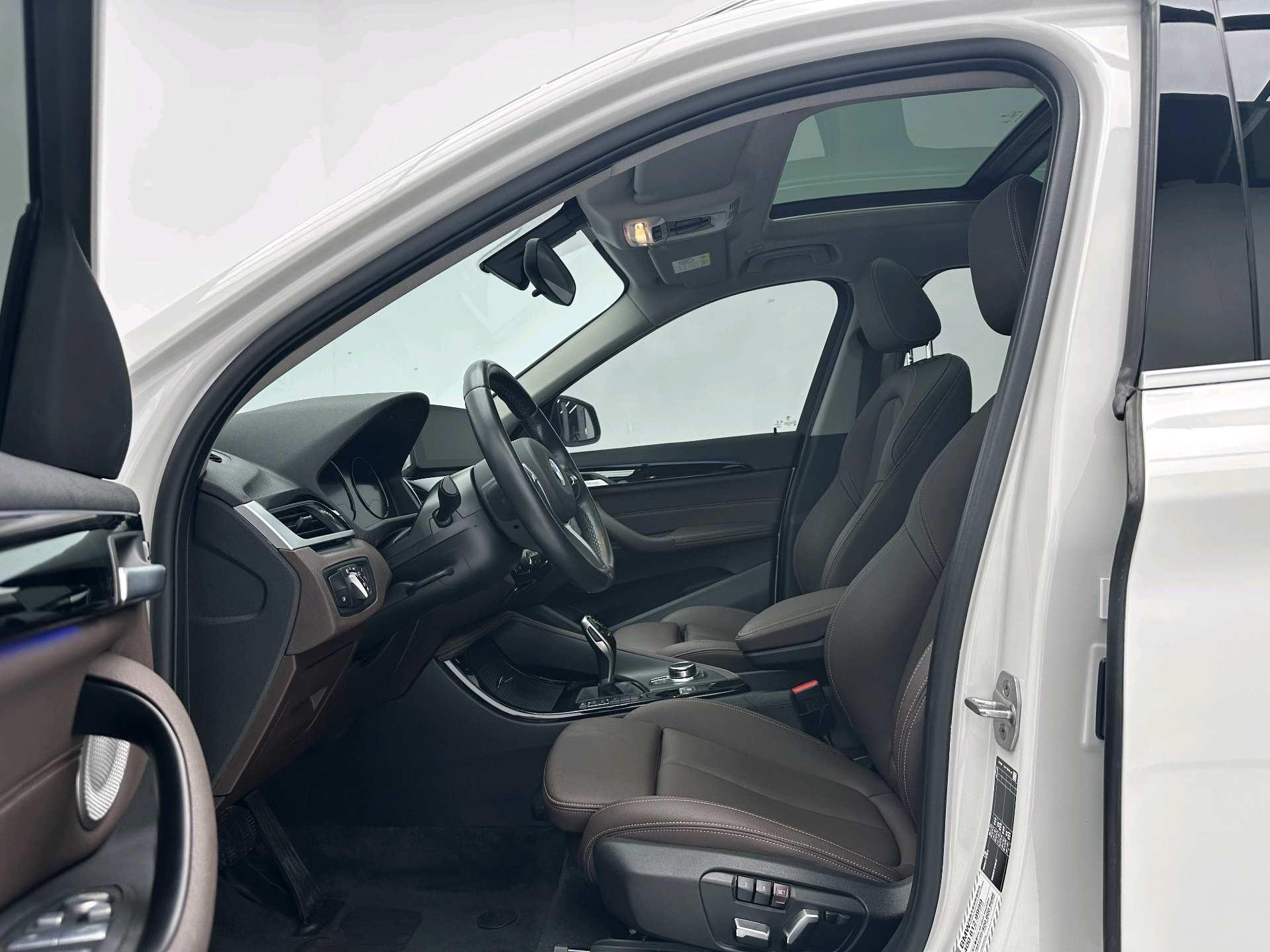 BMW X1 2022 sDrive20Li exclusive type 5