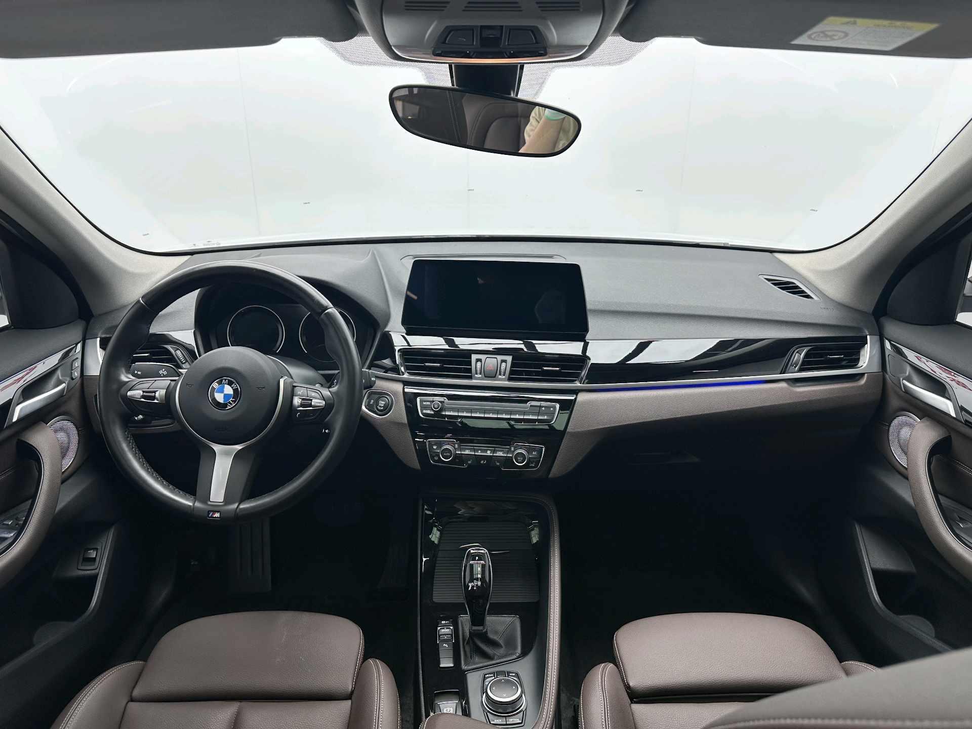 BMW X1 2022 sDrive20Li exclusive type 7