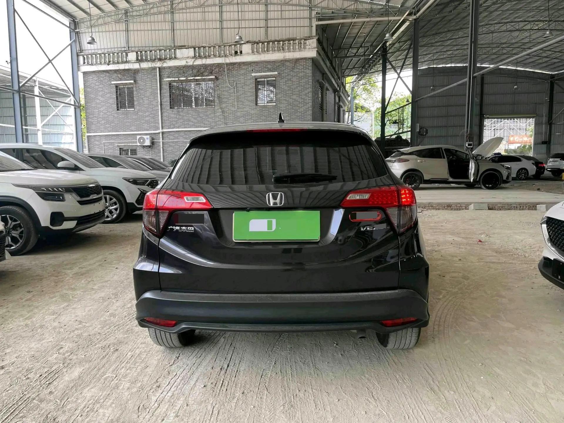 Vezel 2020 1.5L CVT Pioneer Edition 2