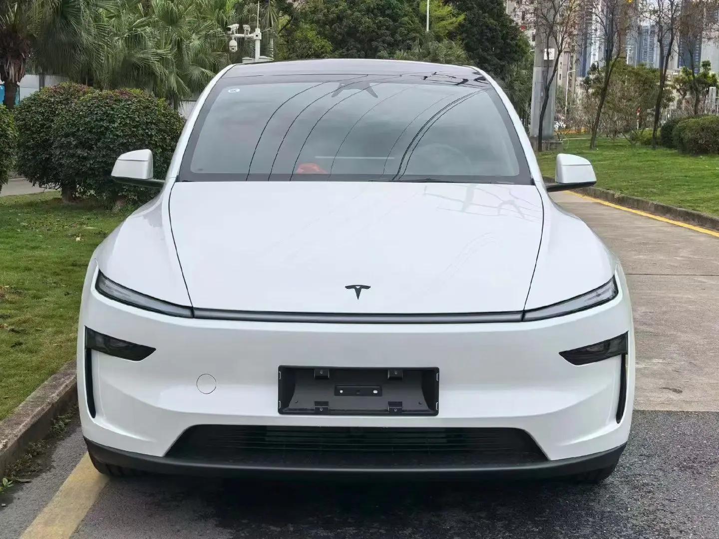 Tesla 2025 Model Y Long Range All-Wheel Drive Automatic 2