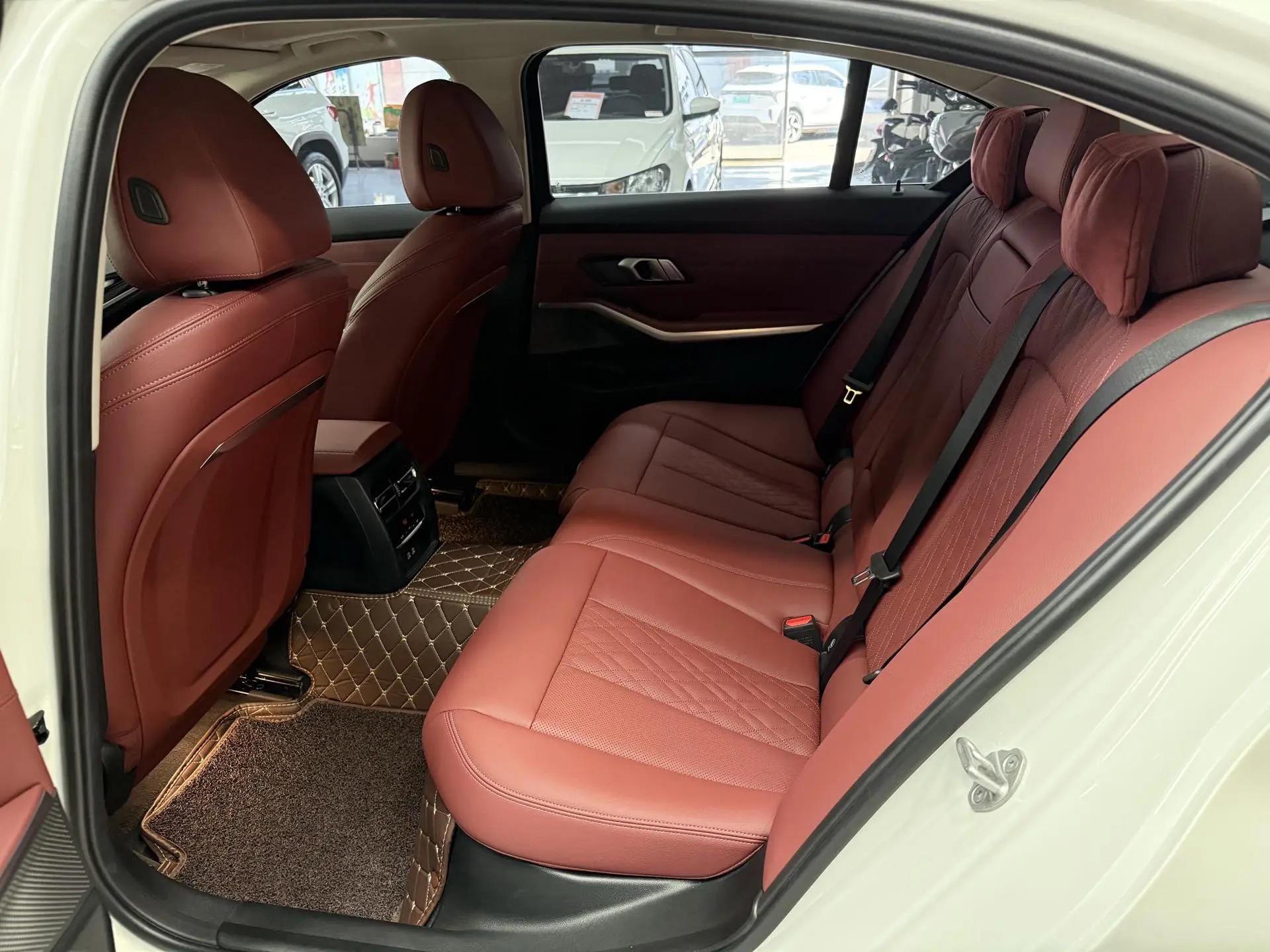 BMW 3 Series 2023 model 320Li M Sport Package 11