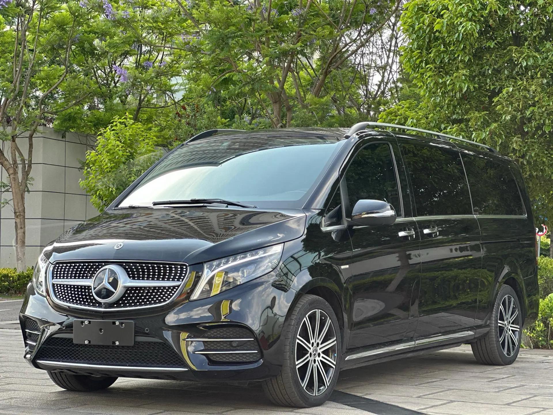 Open image lightbox: Mercedes Benz V 2022V 260 L 2.0T Deluxe Edition Automatic Gear