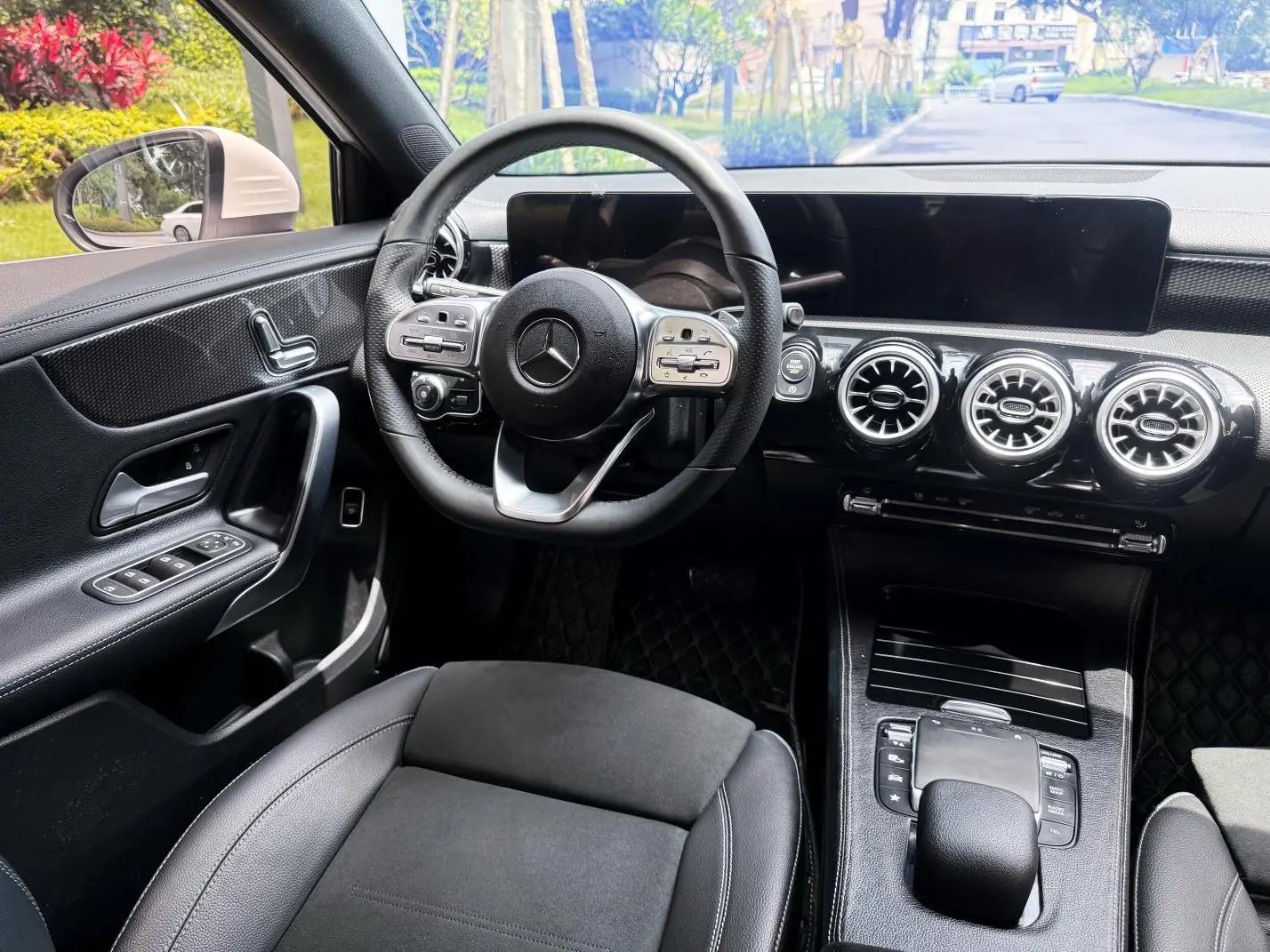 Mercedes Benz Class A 2023 A 200 L 1.3T Dynamic Automatic 26