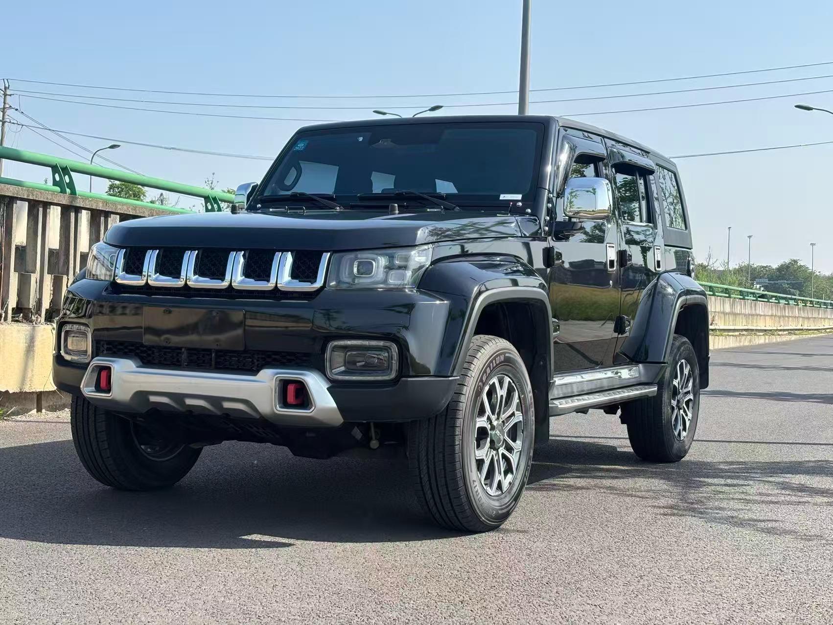 Beijing BJ40 2020 2.0T Automatic Four-wheel Drive City Hunter Edition Chivalrous Type