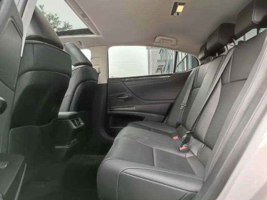 Lexus ES 2022 200 Excellence Edition 8