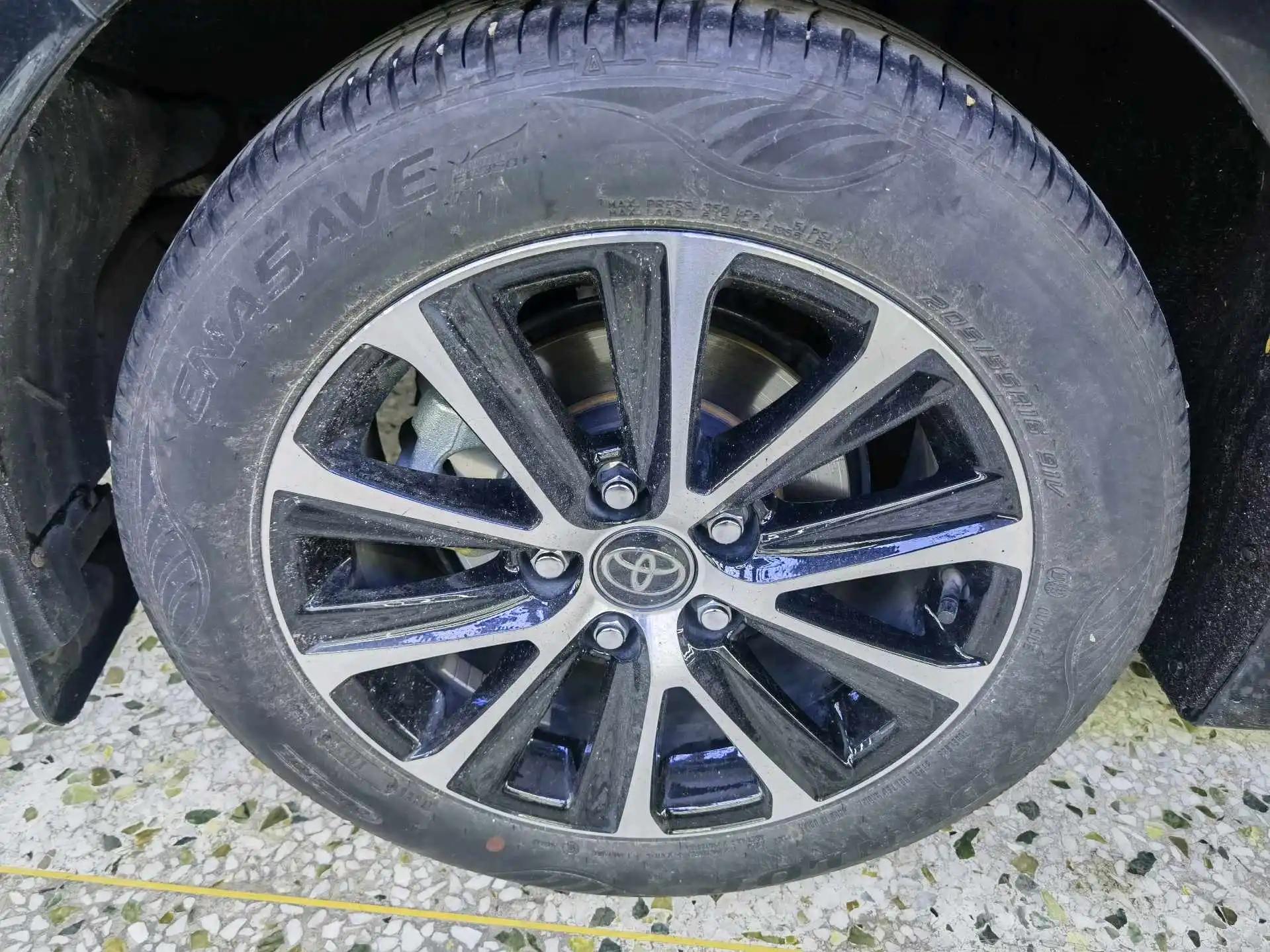 Toyota 2023 Levin Dual Engine 1.8 CVT Intelligent Electric Hybrid Luxury Automatic 11