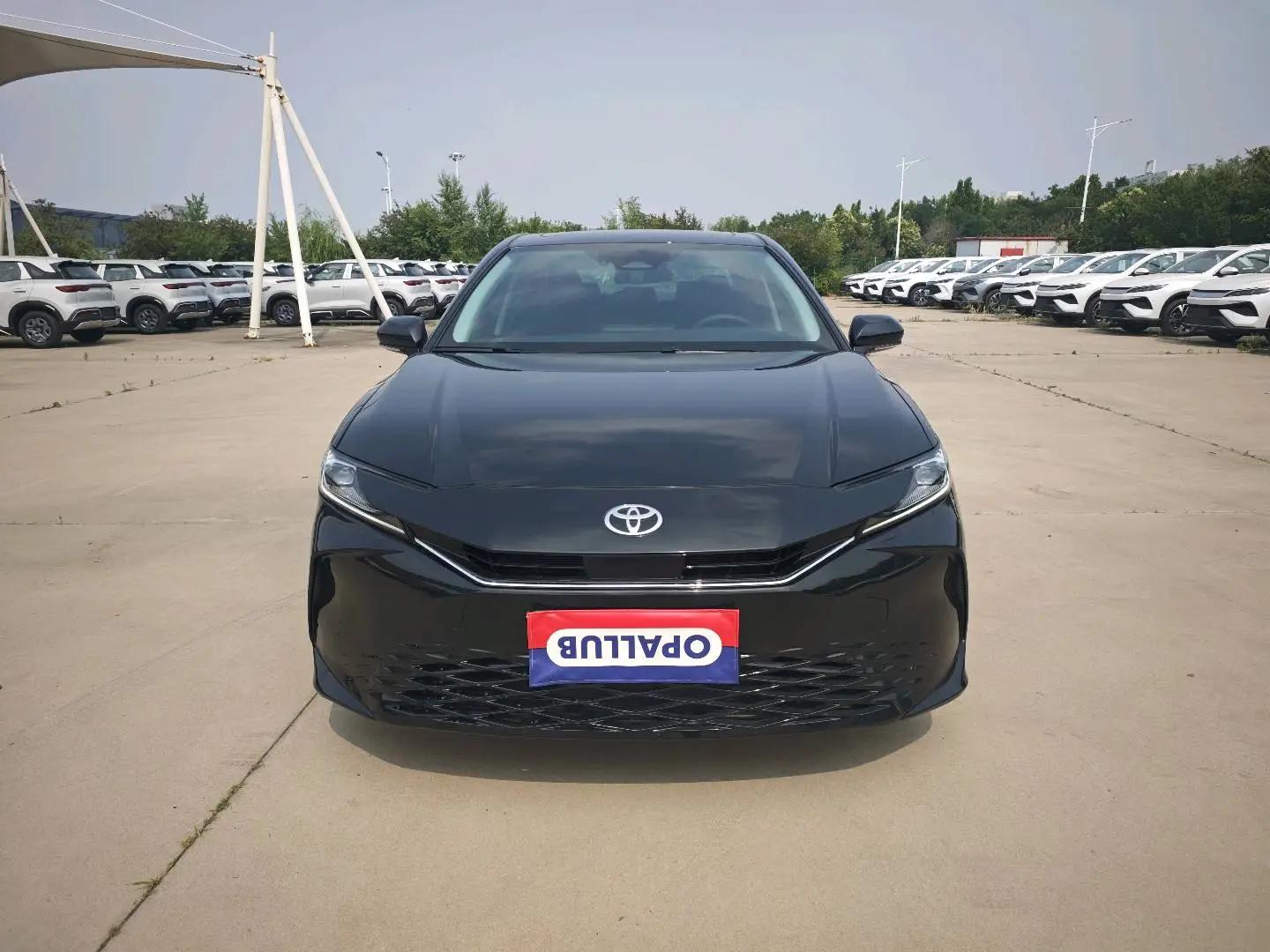 Toyota 2025 Camry Dual Engine 2.0HG CVT Glorious Edition Automatic 2