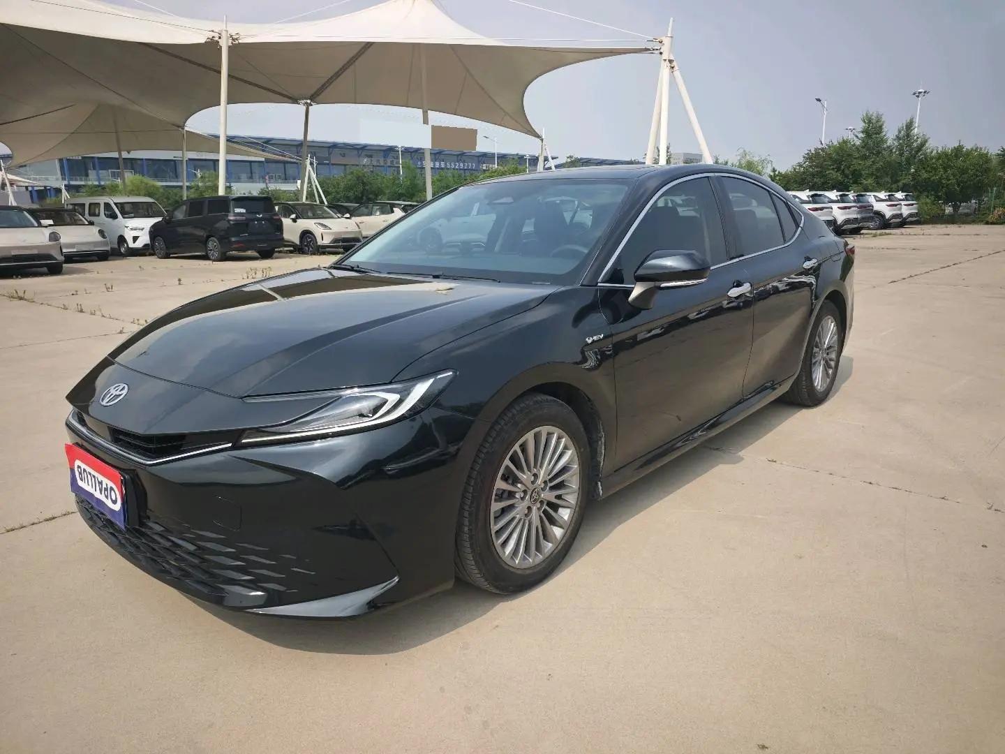 Toyota 2025 Camry Dual Engine 2.0HG CVT Glorious Edition Automatic 3