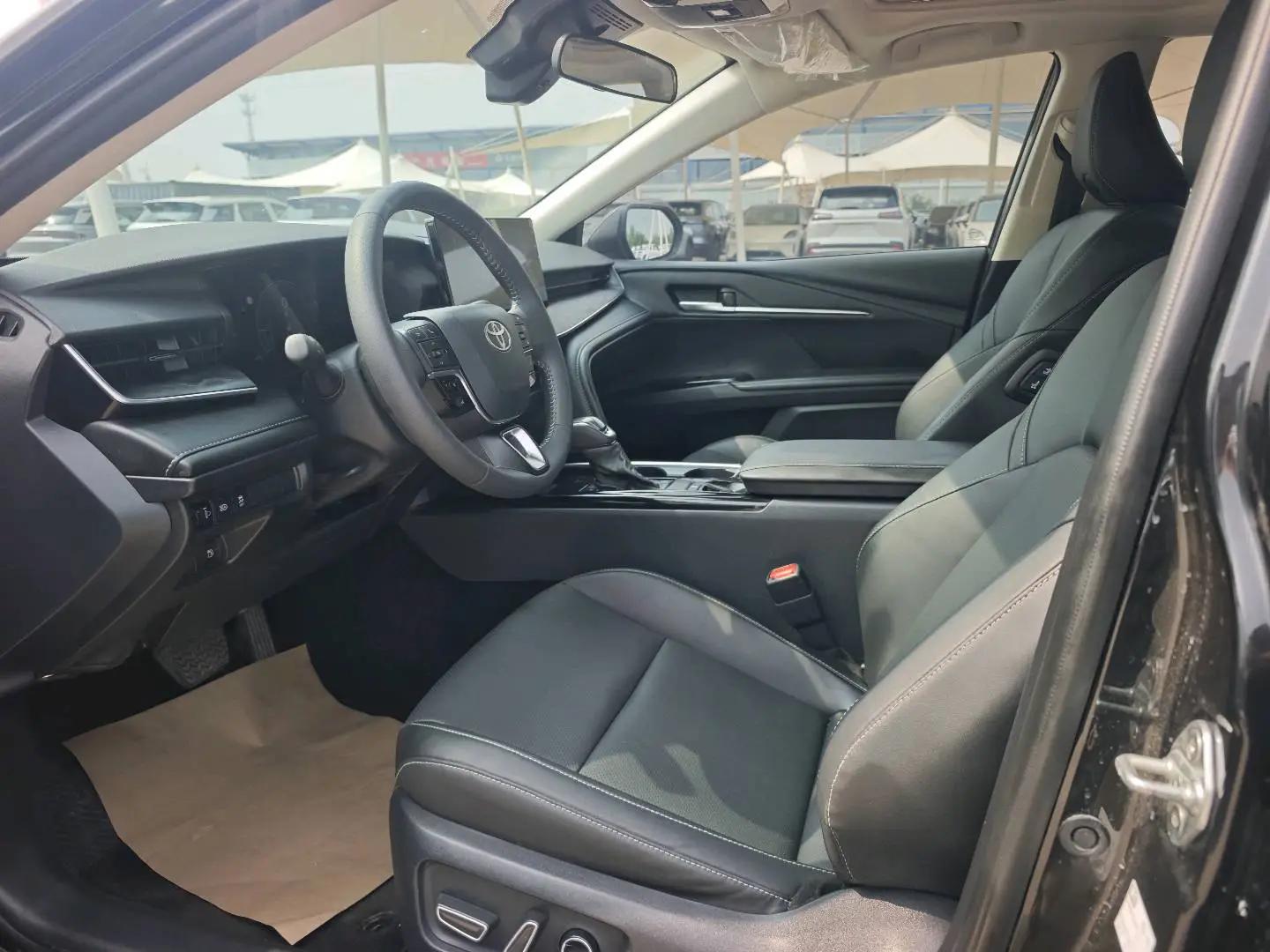 Toyota 2025 Camry Dual Engine 2.0HG CVT Glorious Edition Automatic 4