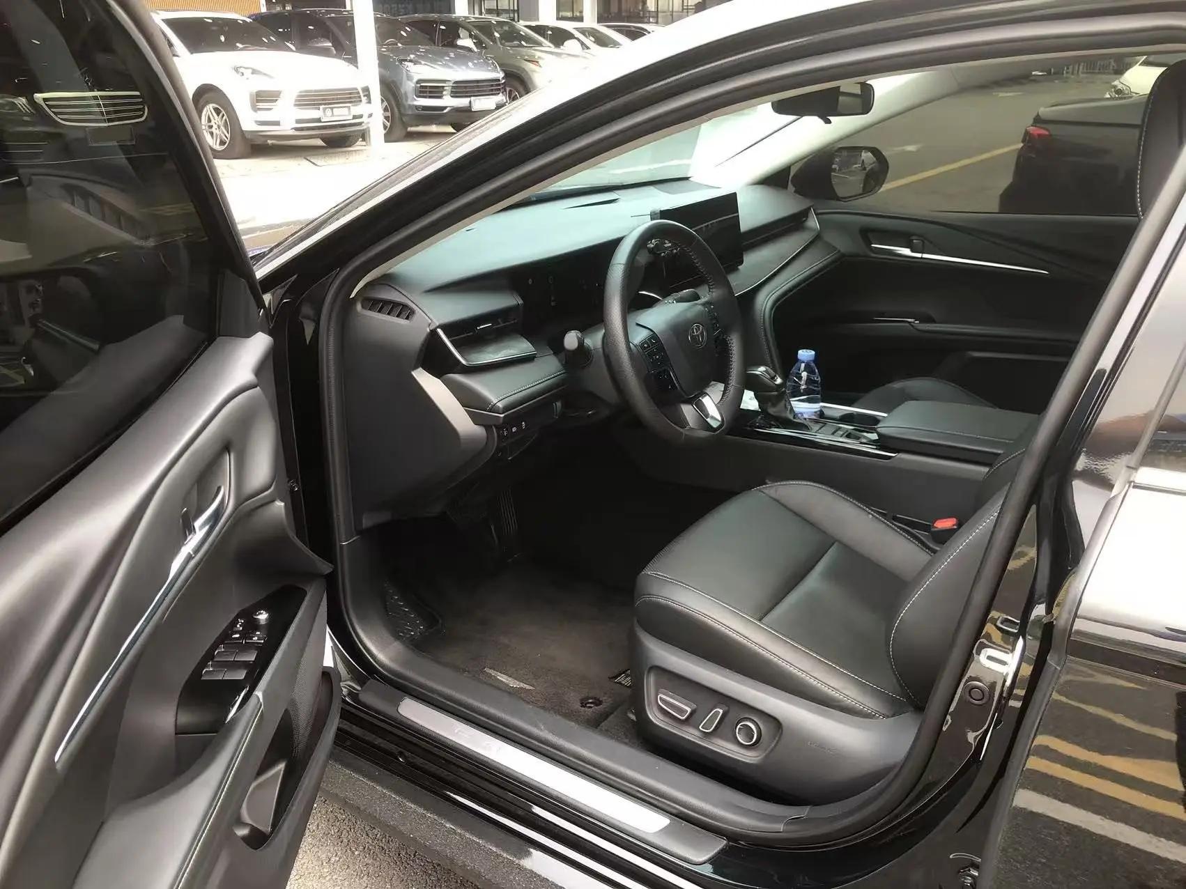 Toyota 2024 Camry Dual Engine 2.0HGVP Stepless Deluxe Automatic Gear 3