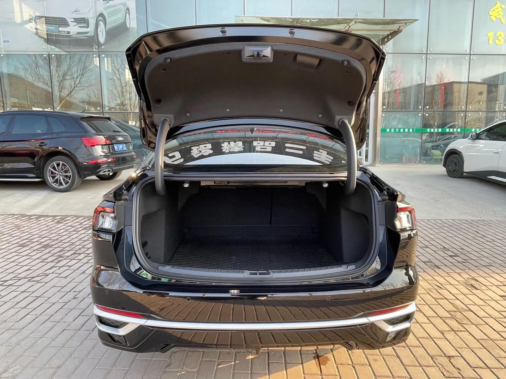 Ford 2025 Mondeo 2.0T EcoBoost Luxury Automatic 16