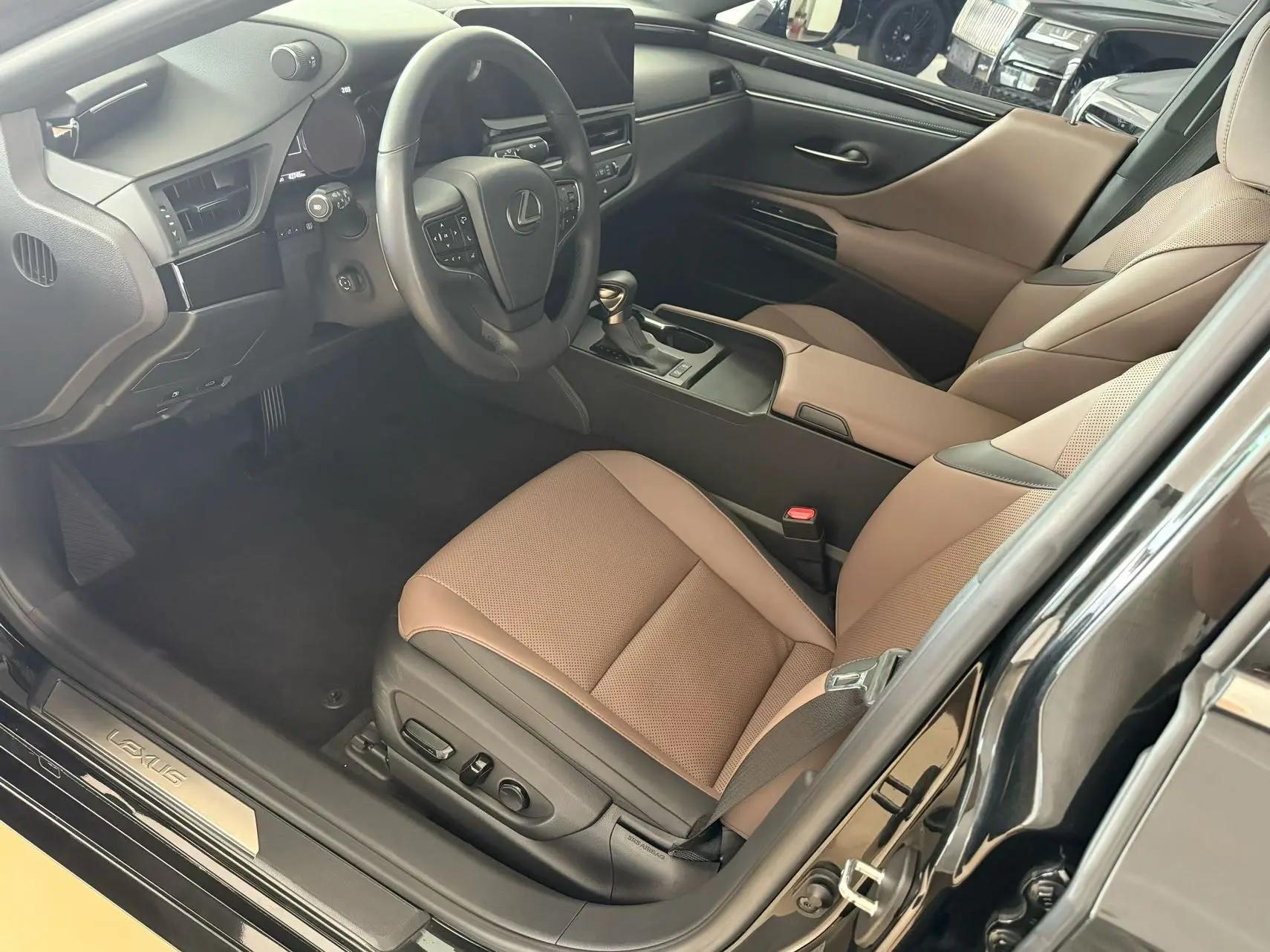 Lexus ES 2023 200 Excellence Edition 4
