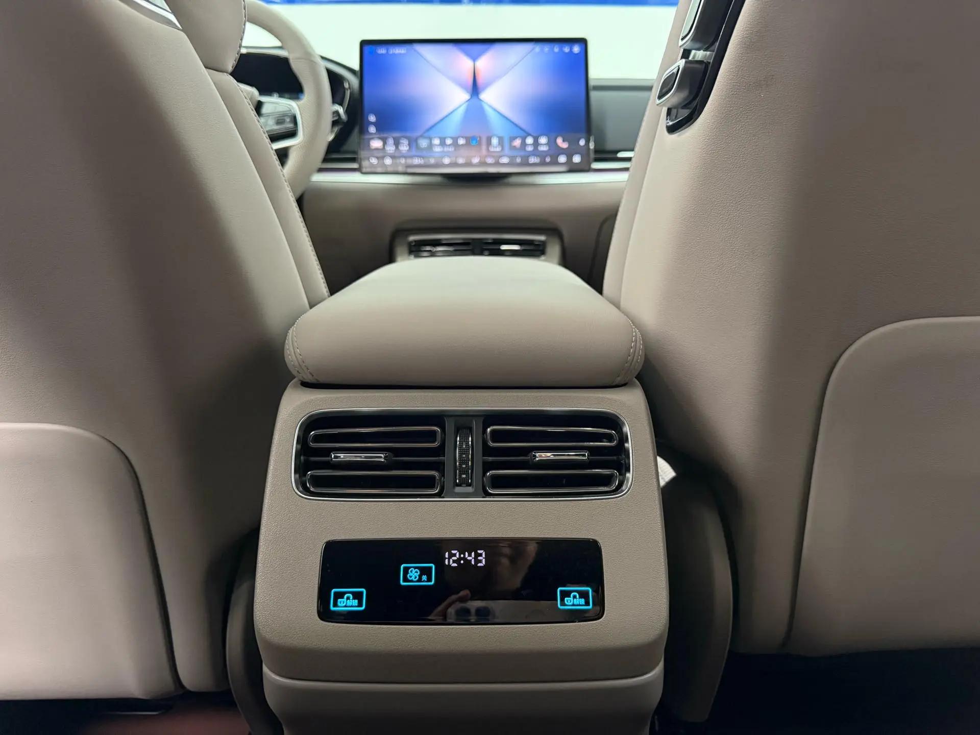 BYD 2025 Han DM-i 1.5T stepless smart driving version 245KM noble automatic gear 14