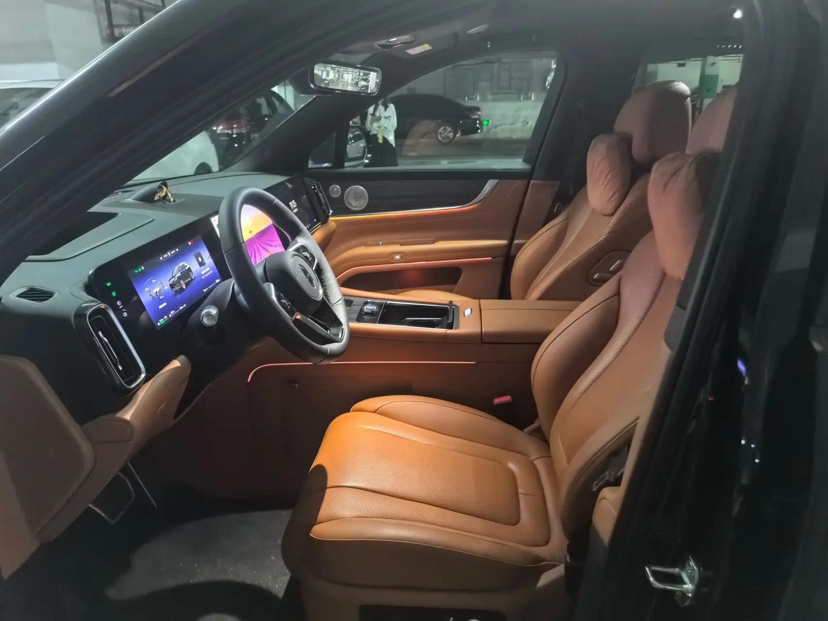 AITO 2025 Model AITO M9 Range-Extended Ultra Version 52kWh 6-Seater Automatic 4