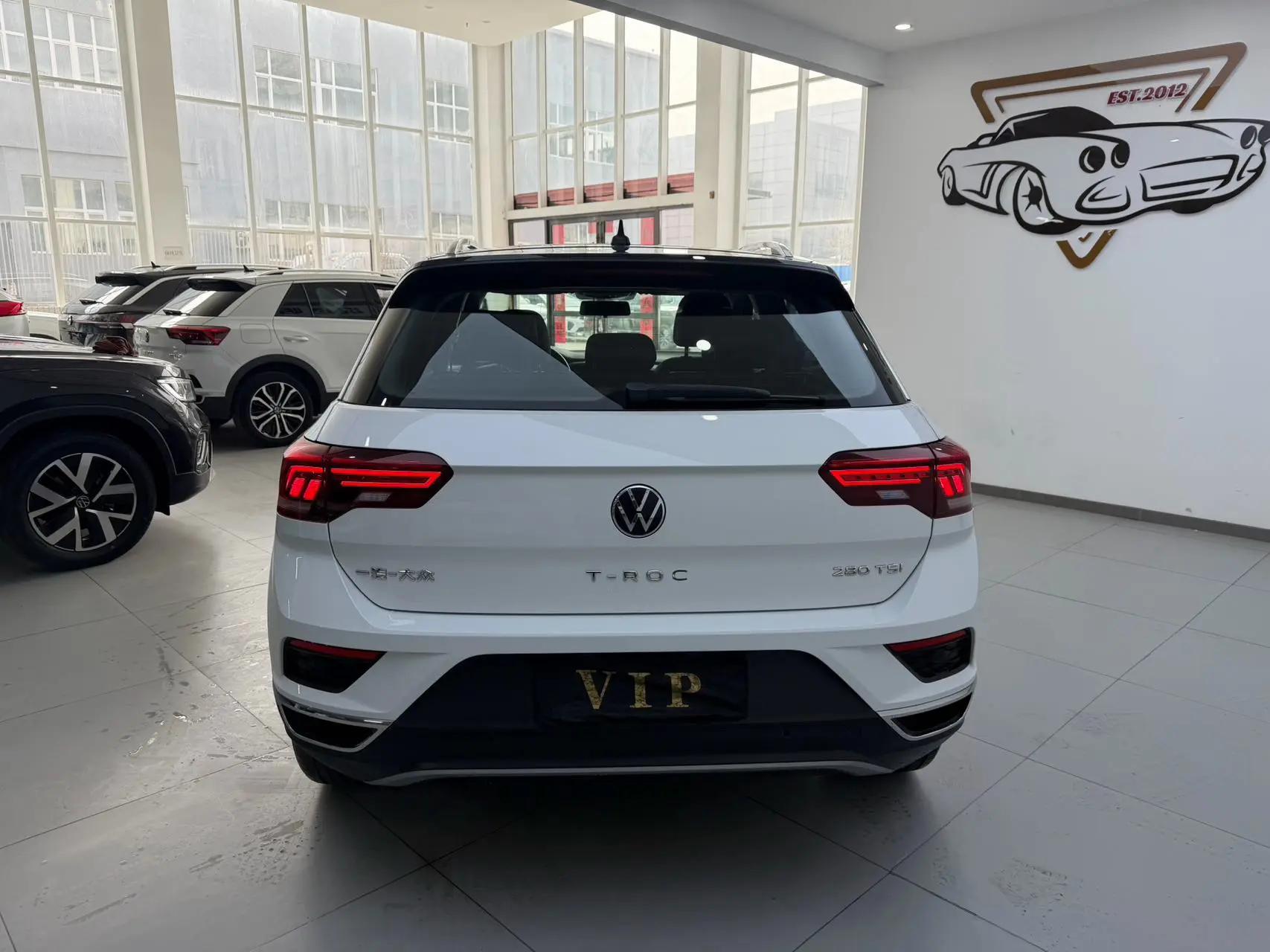T-ROC Tange 2022 280TSI DSG Two-Drive Elite PLUS 5