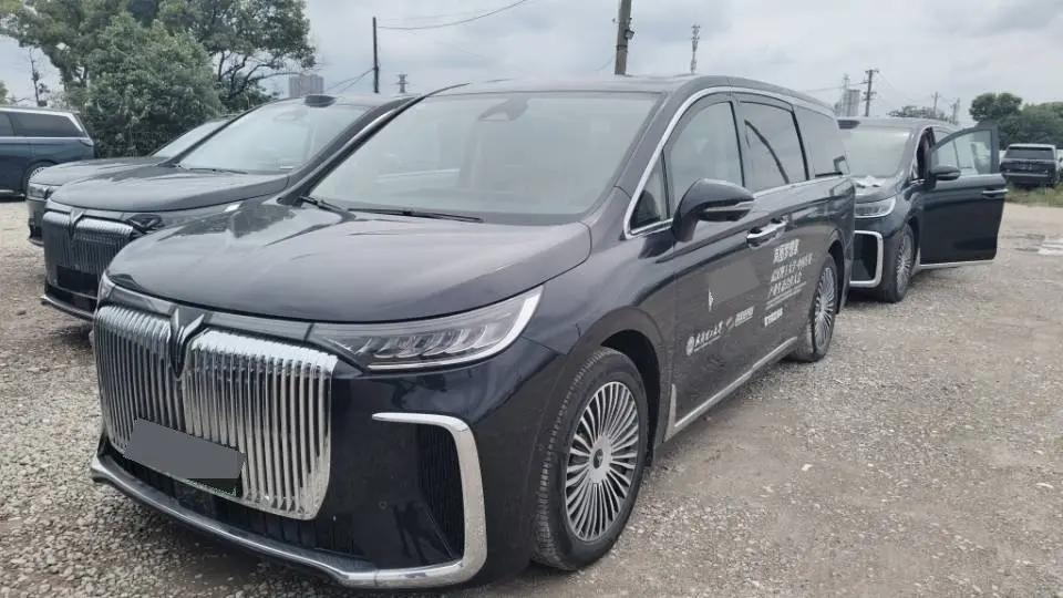 Open image lightbox: Voyah 2025 Model Dreamer PHEV 1.5T Four-Wheel-Drive Prestige Kunpeng Edition Automatic