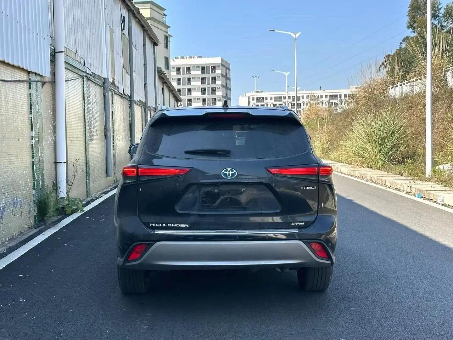 Toyota 2023 Highlander Dual Engine 2.5 CVT Intelligent Electric Hybrid Four-Wheel Drive Prestige 7-Seater Automatic 4