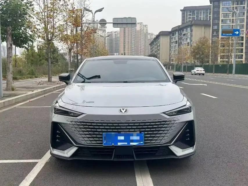 ChangAn 2023 UNI-V 1.5T Prestige Automatic 2