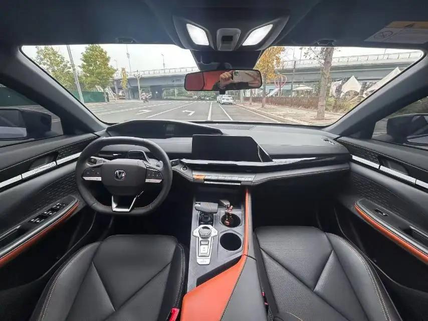 ChangAn 2023 UNI-V 1.5T Prestige Automatic 5
