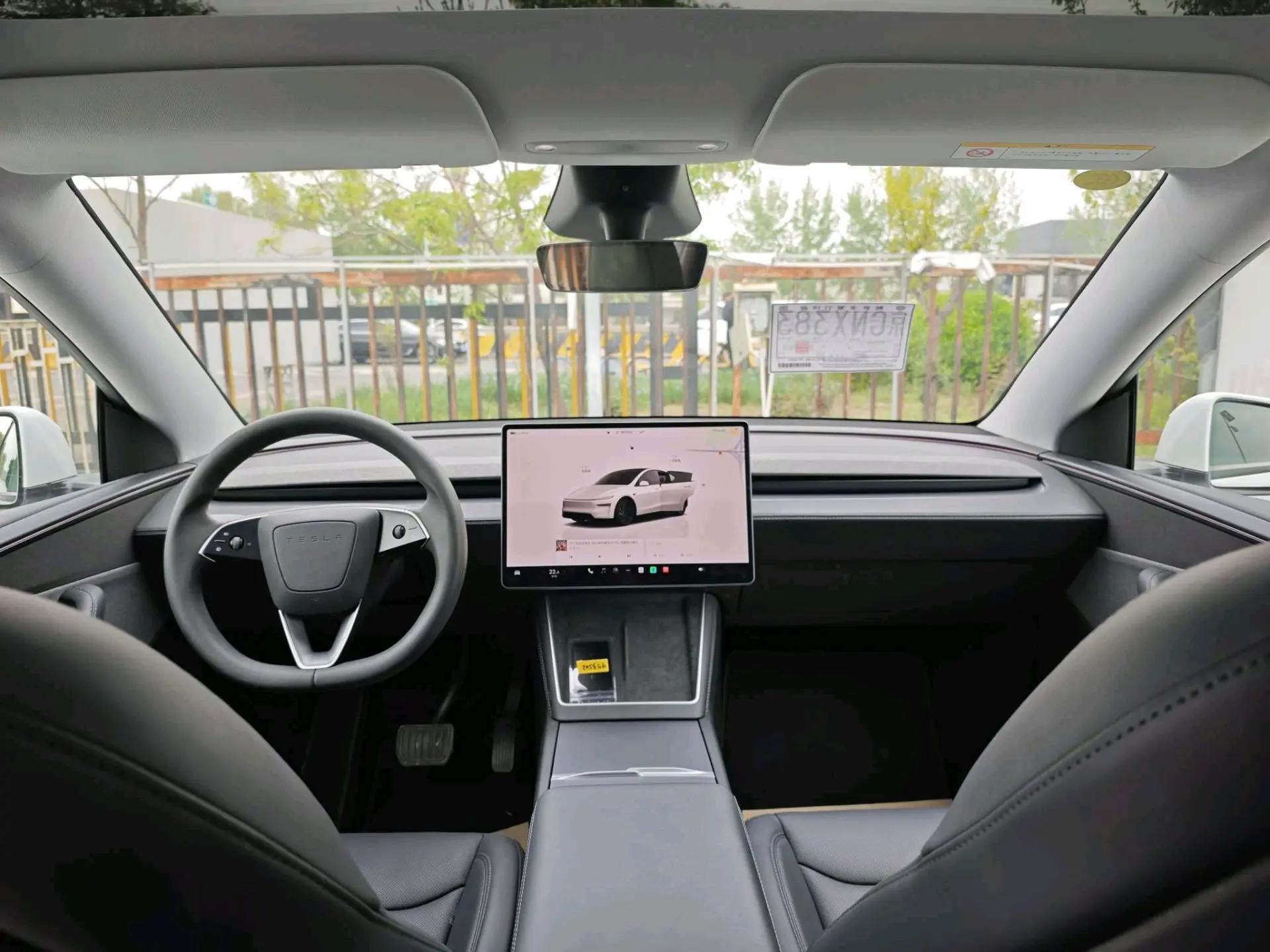 Tesla 2025 Model Y Rear-Wheel Drive Automatic 3