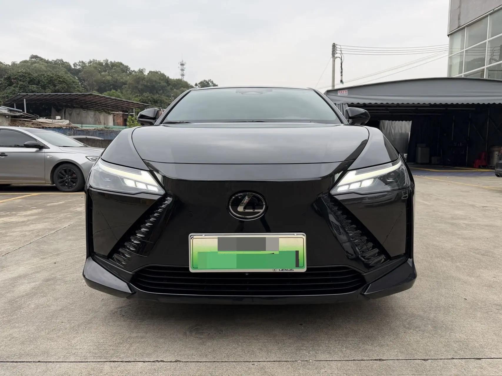 Lexus RZ 2023 450e 4WD Vertical Edition 2