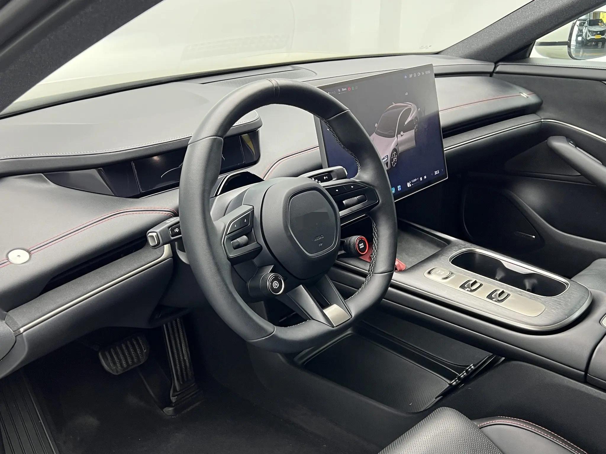 MI SU7 2024 700km Rear Drive Standard Founding Edition 3