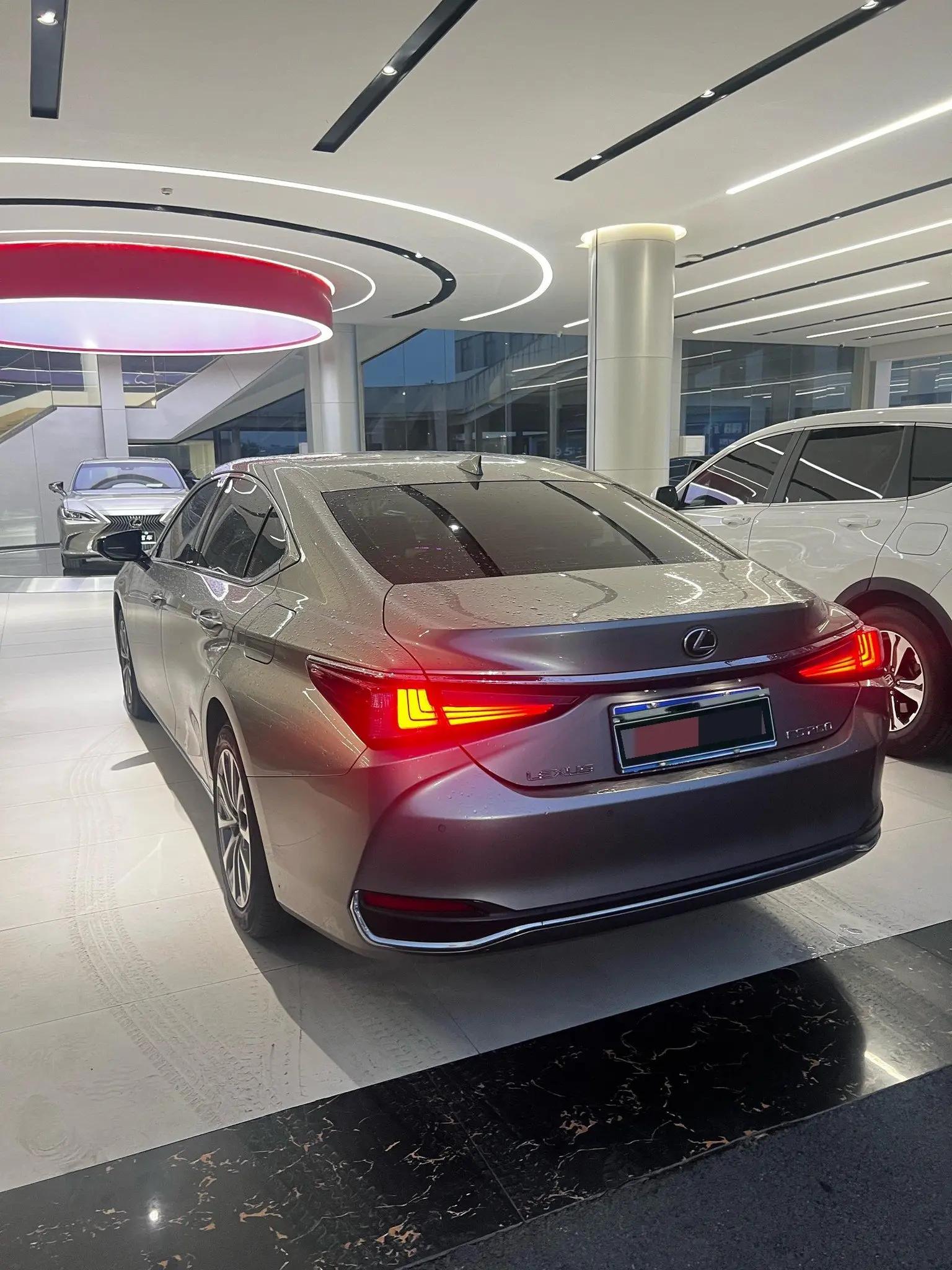 Lexus ES 2022 200 Excellence Edition 8
