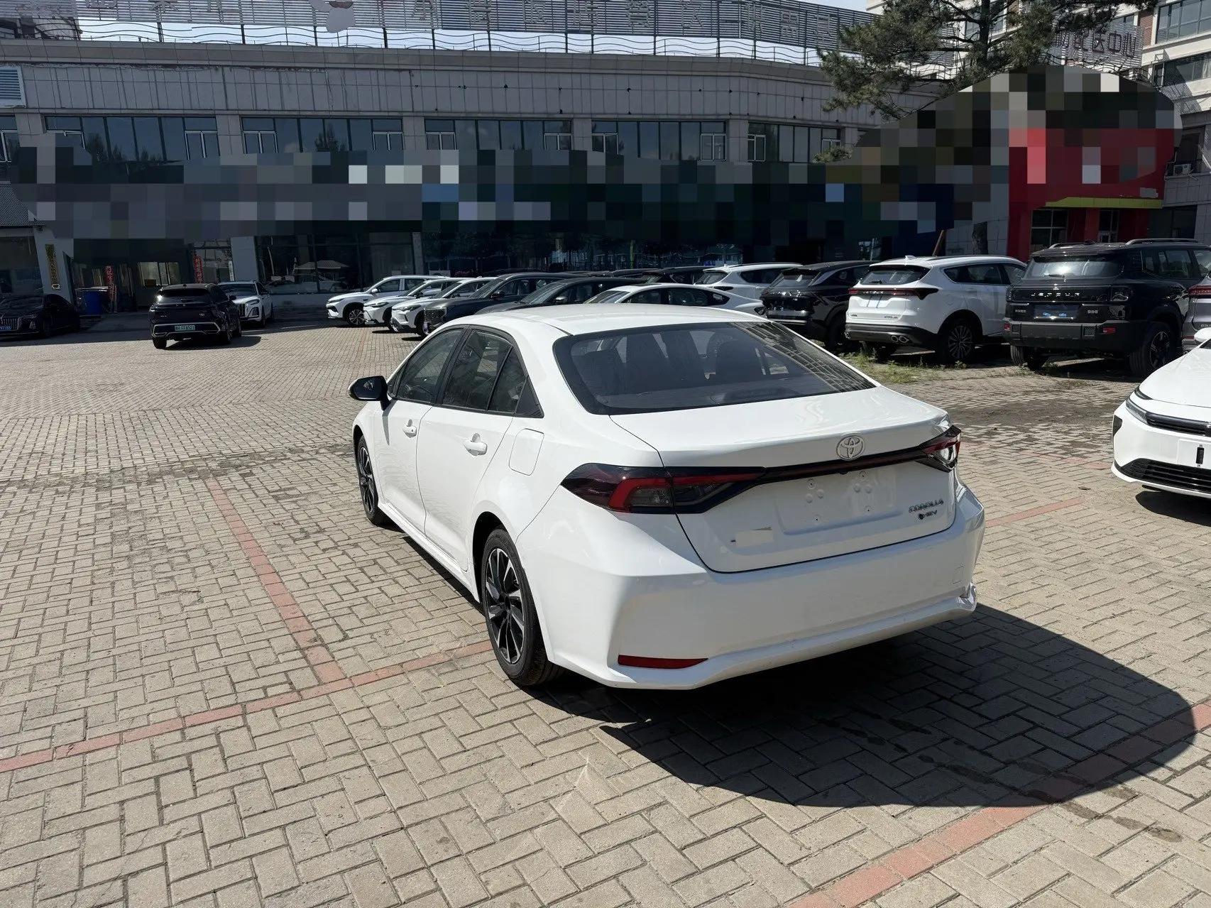 Toyota 2026 Corolla Double Engine 1.8 Stepless Elite Automatic Gear 4