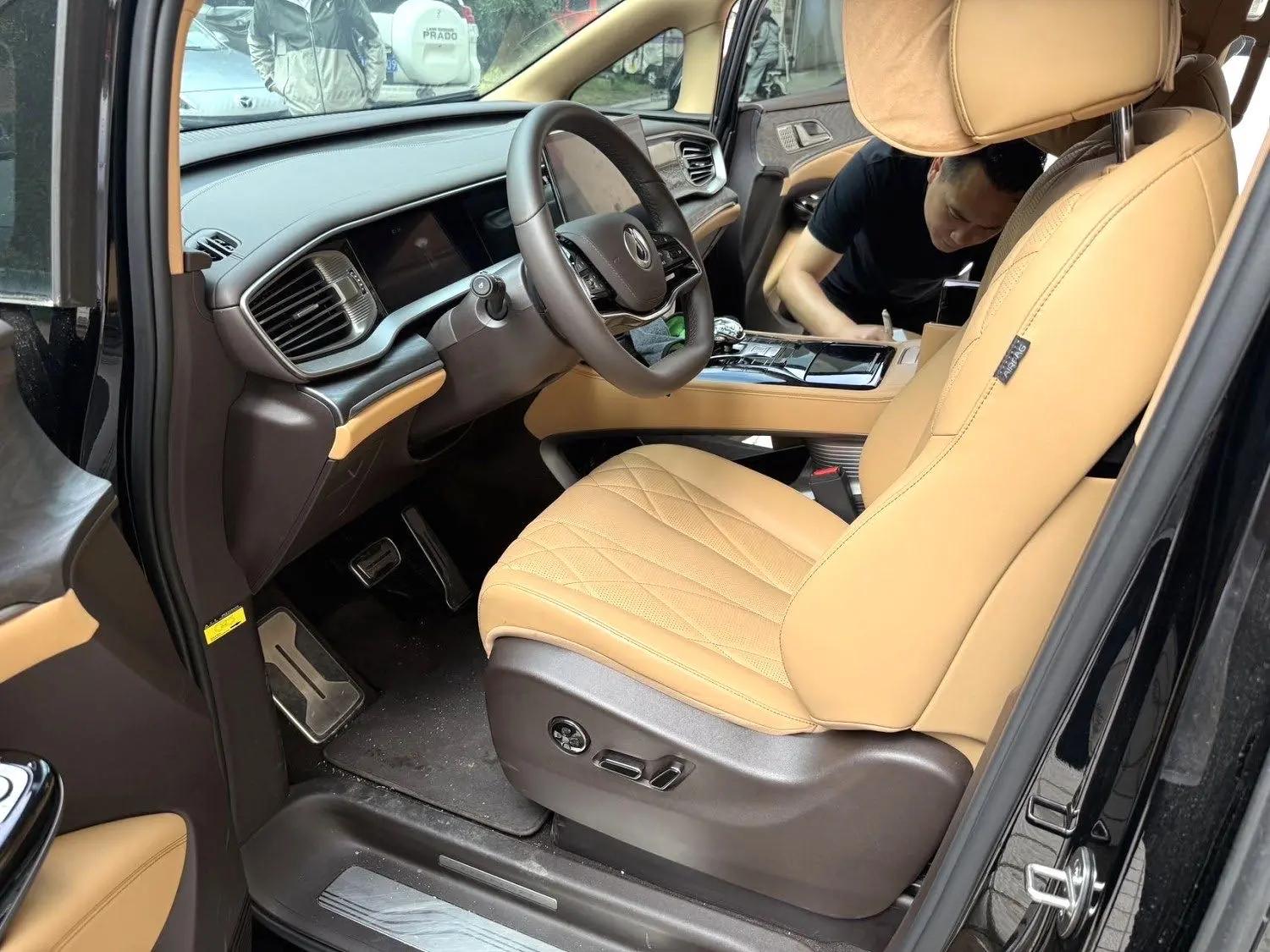 Denza 2025 Denza D9 DM-i 1.5T stepless intelligent driving version 1020 four-wheel drive exclusive automatic transmission 3