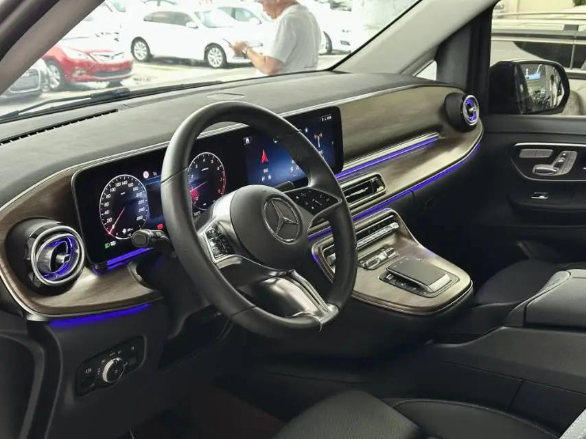 Mercedes Benz Class V 2024V 300 48V 2.0T Pilot Edition Automatic Gear 10