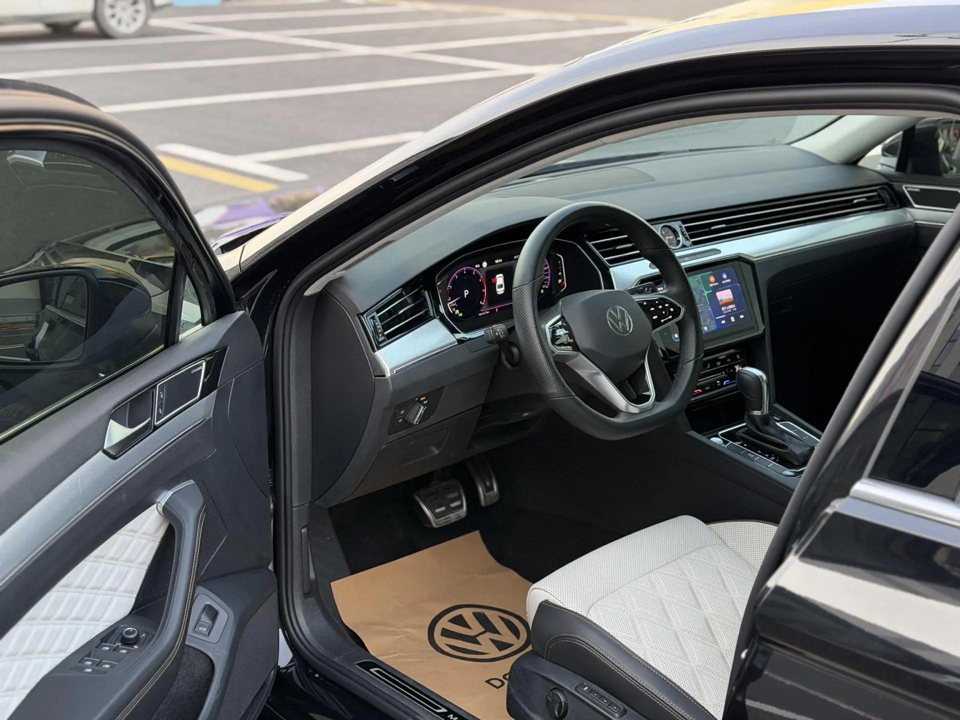 Magotan 2022 380TSI DSG Basic Model 2