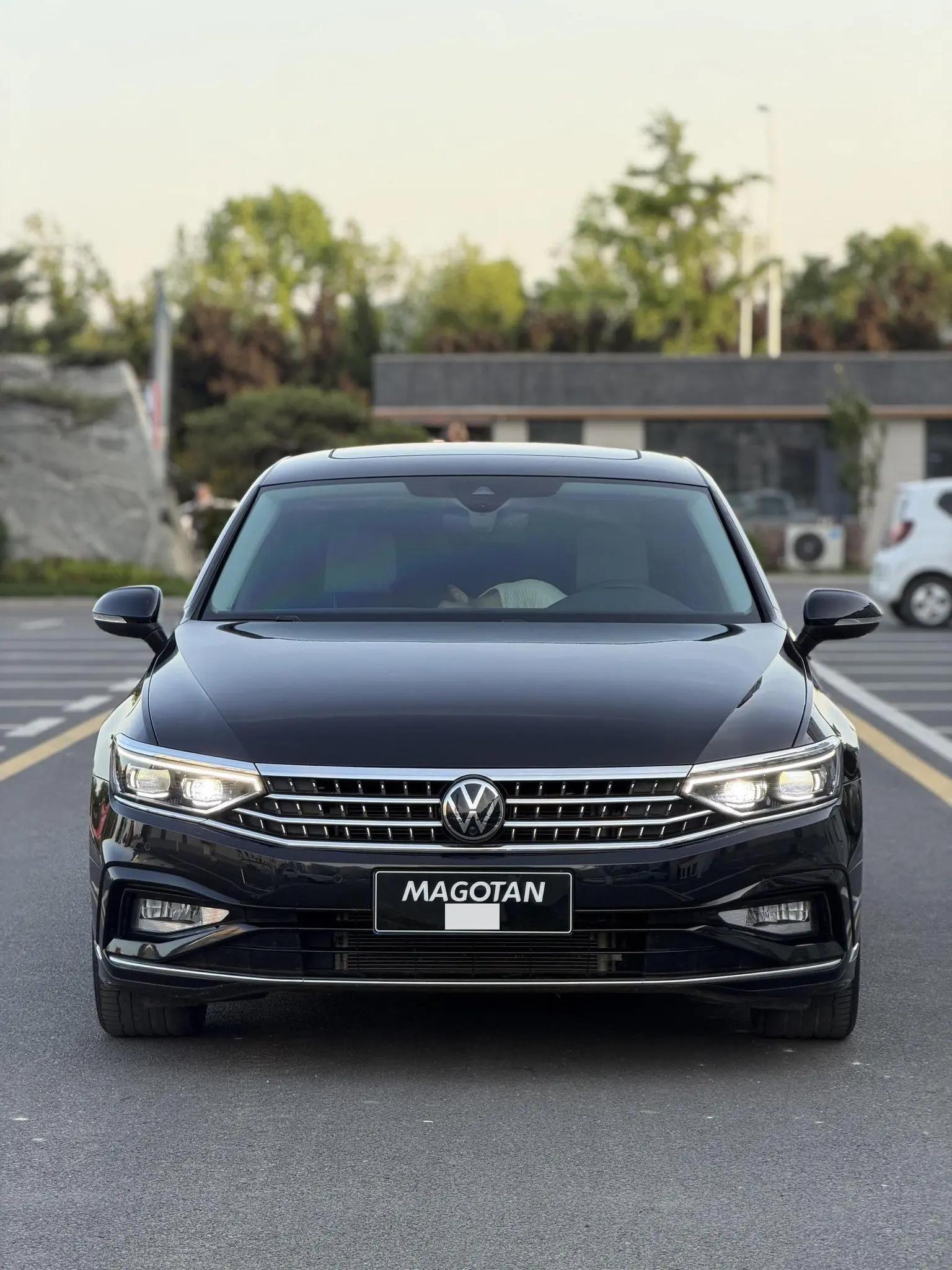 Magotan 2022 380TSI DSG Basic Model 4
