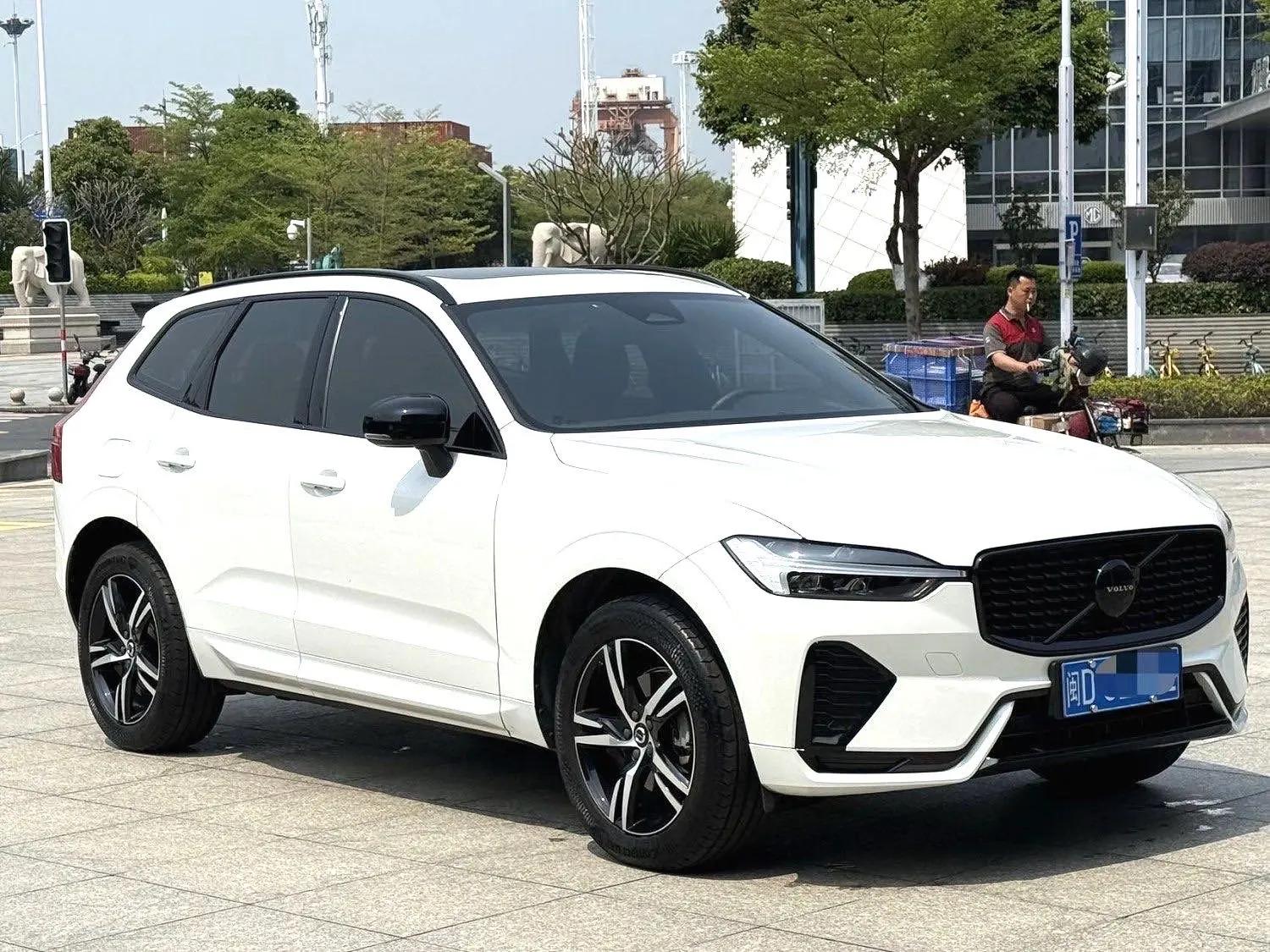 Volvo XC60 2022 B5 4WD Zhiyuan Sports Edition 3