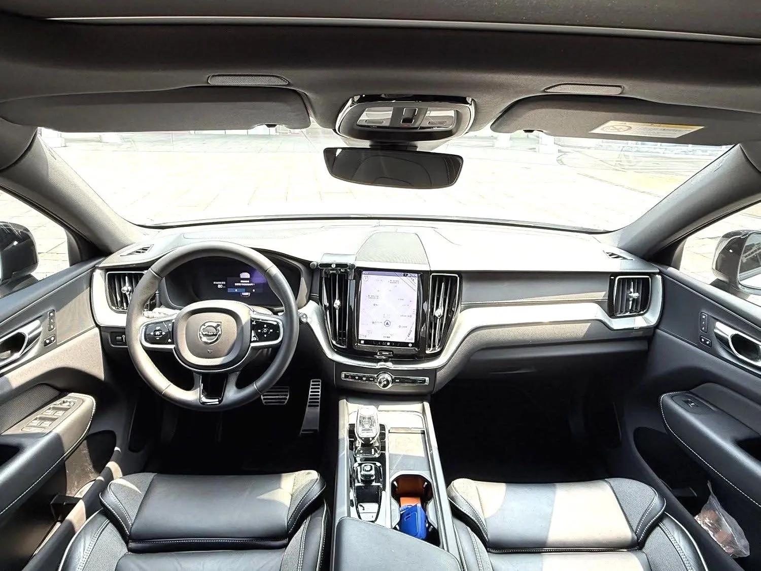 Volvo XC60 2022 B5 4WD Zhiyuan Sports Edition 8