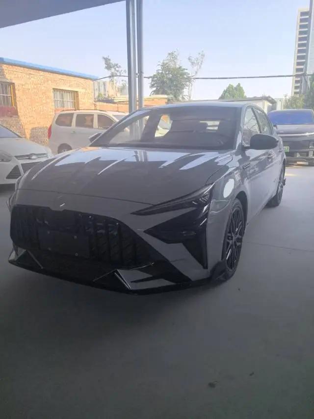 Open image lightbox: MG 2025 MG6 1.5T X-LINE Shark Hunting Edition Automatic Gear
