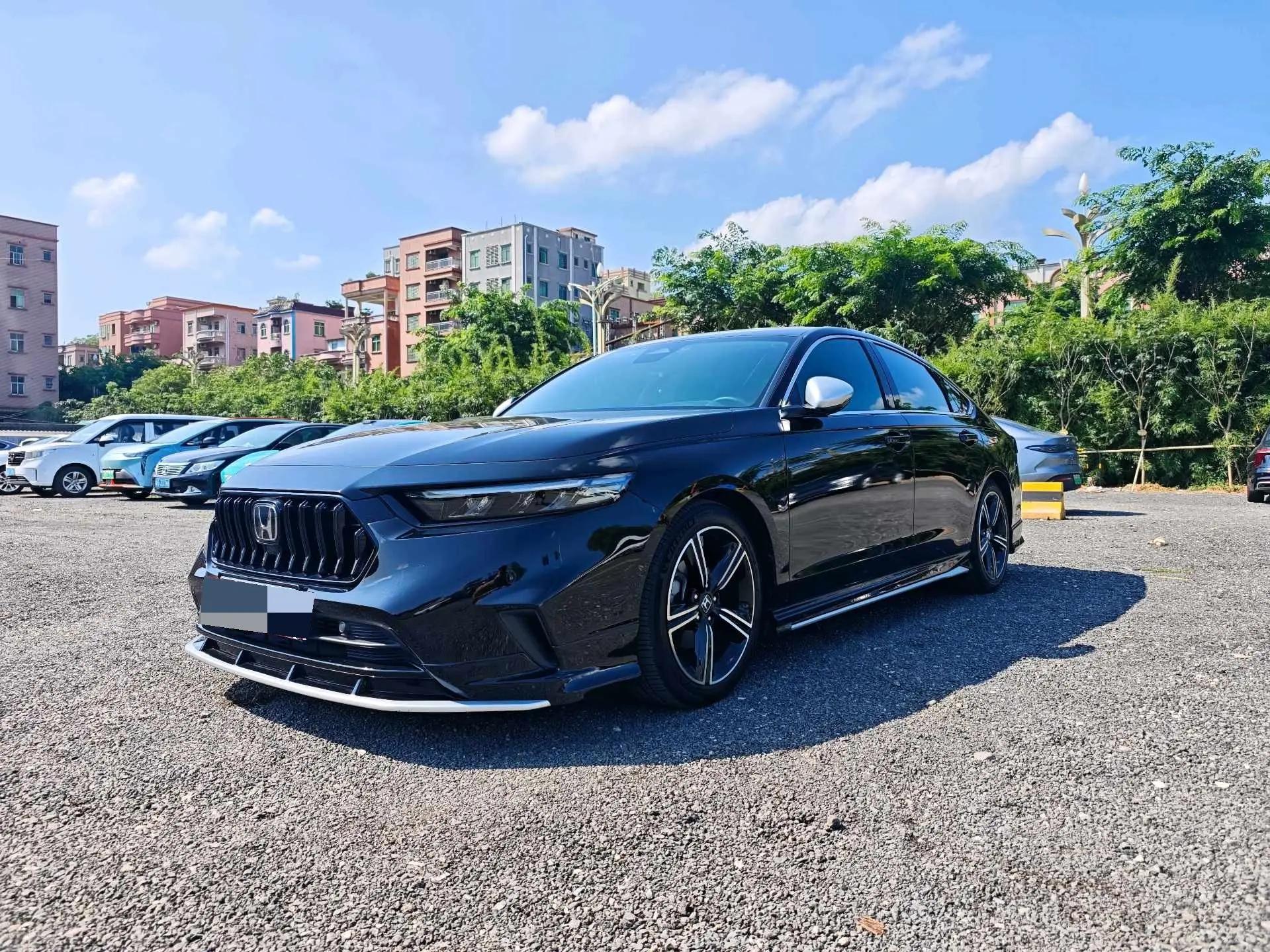 Открыть галерею: Honda 2024 INSPIRE 1.5T CVT 260TURBO Elite Edition Automatic