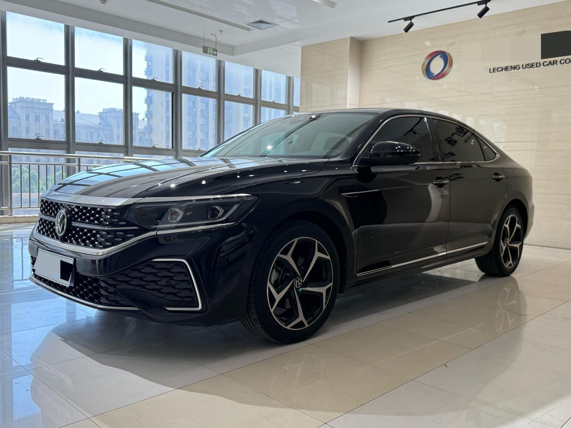 Volkswagen 2024 Passat 2.0TSI 380TSI Starry Dragon Glitter Edition Automatic